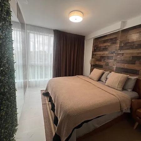 Monroe Apart Hotel
